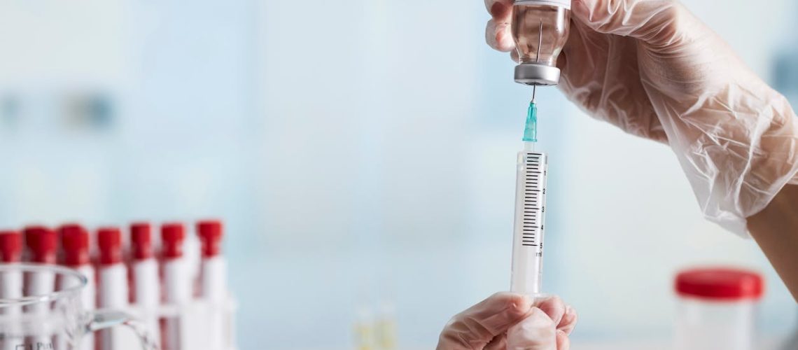 Vaccin Covid-19 : campagne de vaccination printemps 2024, pour qui ? quels vaccins ?