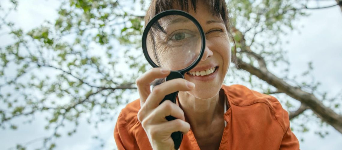 Corps flottants dans les yeux : quand s’inquiéter et consulter ?